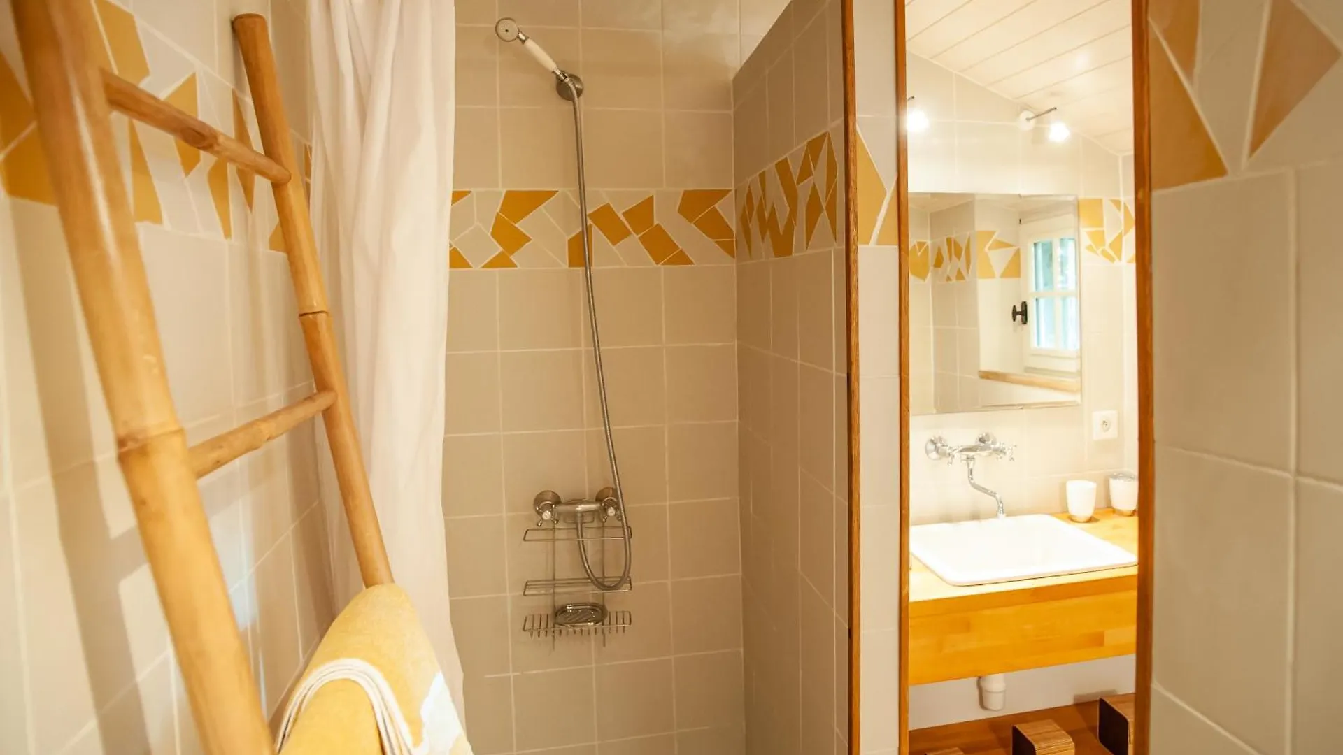 Holiday home Studio Triplex De Charme Bord De Rance Le Minihic-sur-Rance France